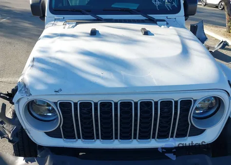 2025 Jeep Wrangler 4-Door Sahara 4X4 z USA, uszkodzony, nr VIN 1C4PJXEN8SW508273